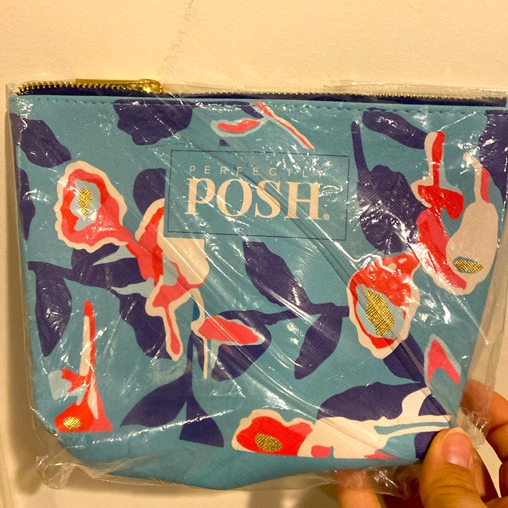 Perfectly Posh | Floral Blue Makeup Bag | New